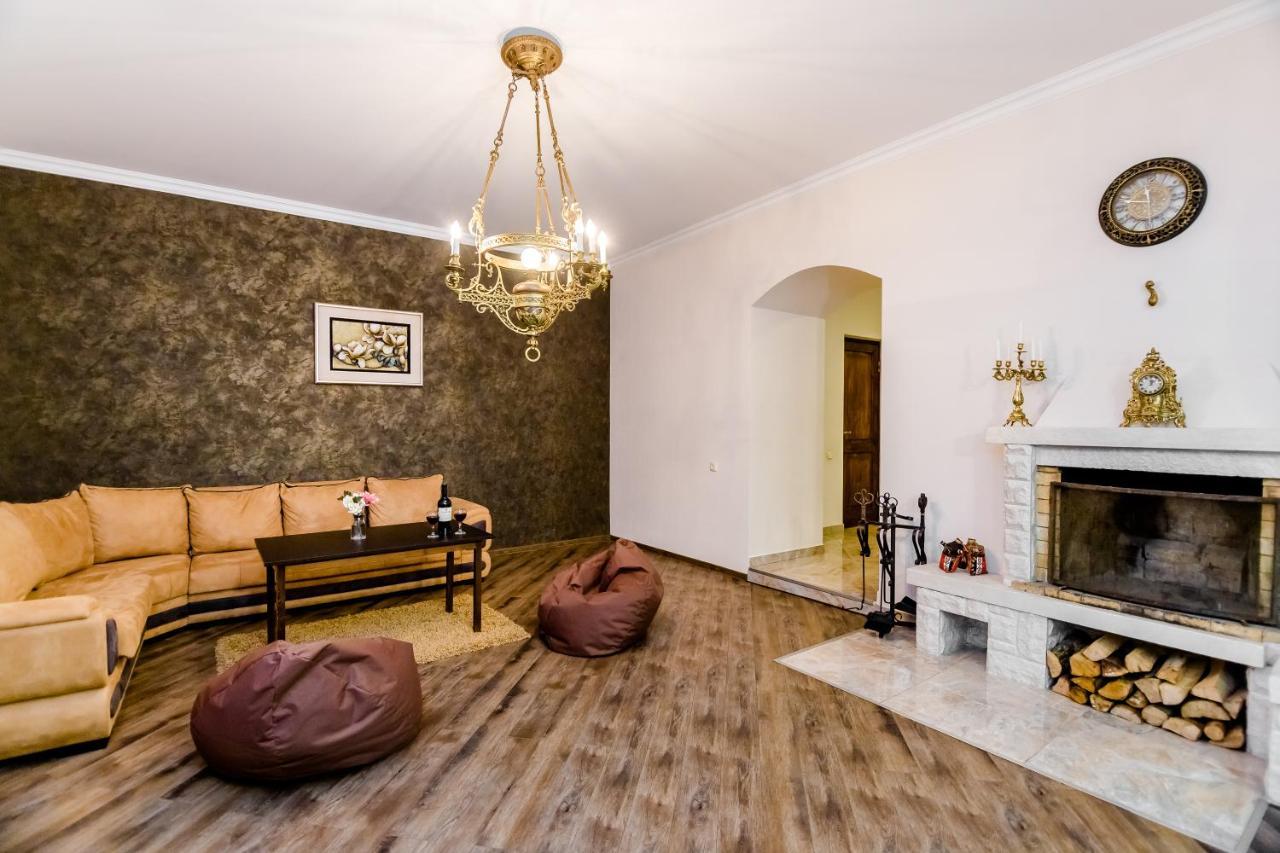 Comfortable House On Marjanishvili Tbilisi Eksteriør billede
