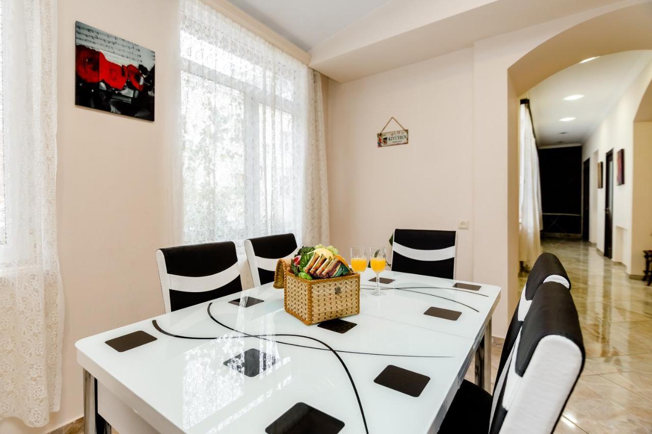 Comfortable House On Marjanishvili Tbilisi Eksteriør billede